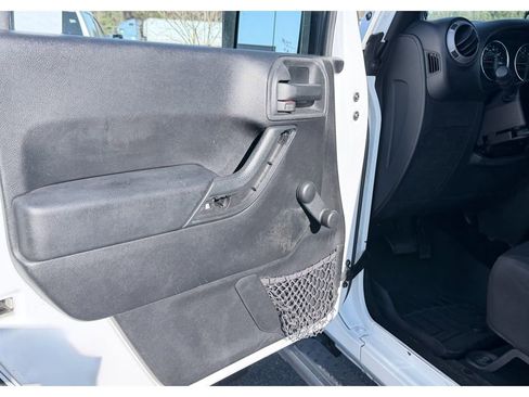 Used 2014 Jeep Wrangler Unlimited Sport image 23