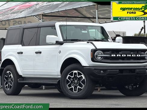 New 2026 Ford Bronco Outer Banks AWD/4WD image 1