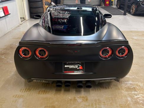 Used 2013 Chevrolet Corvette Z06 w/ 3LZ Preferred Equipment Group RWD image 9