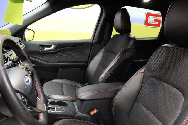 Used 2025 Ford Escape ST-Line Select AWD/4WD image 19