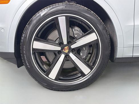 Used 2025 Porsche Cayenne Coupe AWD/4WD image 11