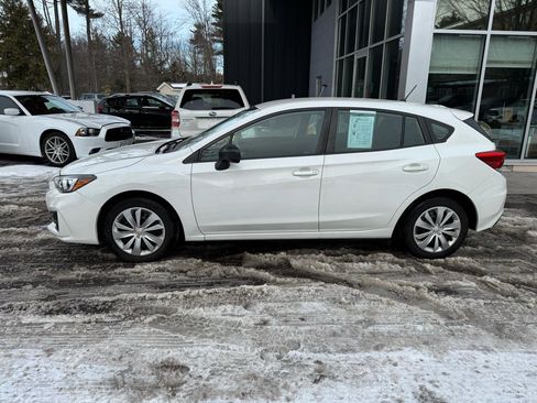 Used 2019 Subaru Impreza 2.0i image 2