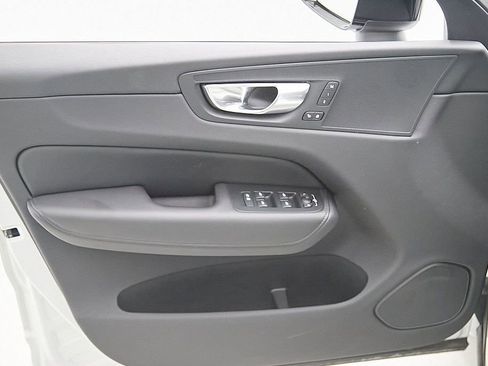 Certified 2025 Volvo XC60 B5 Plus AWD/4WD image 10