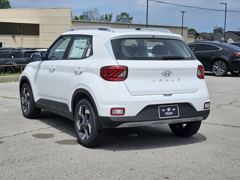New 2026 Hyundai Venue SEL FWD image 5