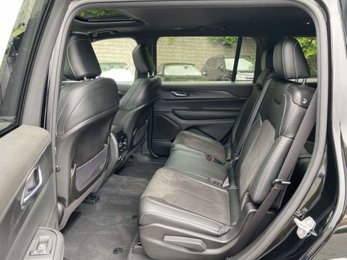 Used 2023 Jeep Grand Cherokee L Laredo AWD/4WD image 24