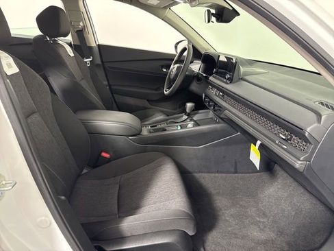 Used 2025 Honda Accord SE image 23