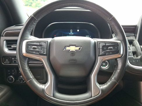 Used 2022 Chevrolet Tahoe LT w/ Luxury Package AWD/4WD image 20