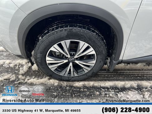 Used 2023 Nissan Rogue SV image 11