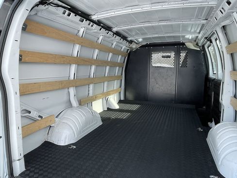 Used 2024 GMC Savana 2500 w/ Driver Convenience Package image 13