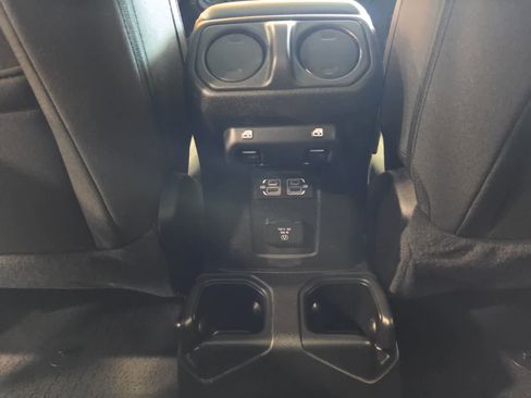 Used 2023 Jeep Wrangler Unlimited Sahara w/ Cold Weather Group AWD/4WD image 27