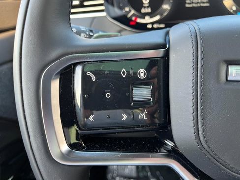 Used 2025 Land Rover Range Rover Sport SE image 16