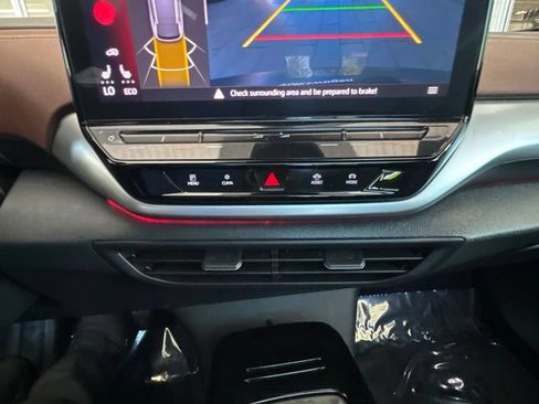 Certified 2022 Volkswagen ID.4 Pro S RWD image 17