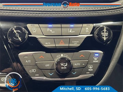 New 2026 Chrysler Pacifica Select image 21