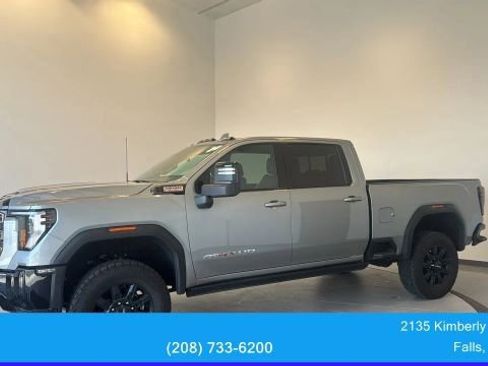 Used 2025 GMC Sierra 2500 AT4X AWD/4WD image 6