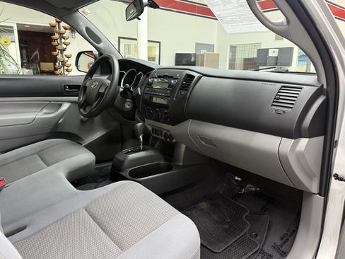 Used 2012 Toyota Tacoma 2WD Regular Cab image 14