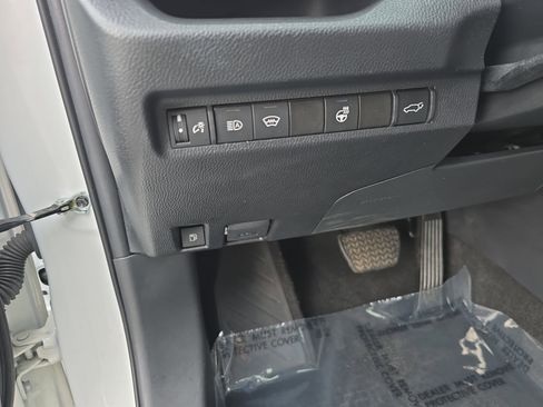 Used 2024 Toyota RAV4 XLE w/ Convenience Package image 20