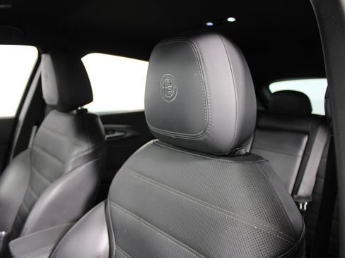 Used 2024 Alfa Romeo Tonale Ti w/ Premium Interior Package image 29