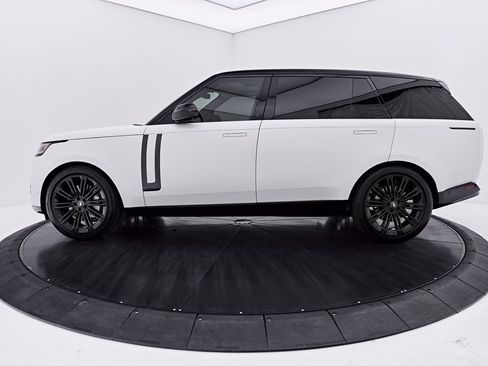 Used 2025 Land Rover Range Rover Long Wheelbase SE AWD/4WD image 11