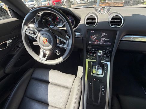 Certified 2019 Porsche 718 Cayman RWD image 32