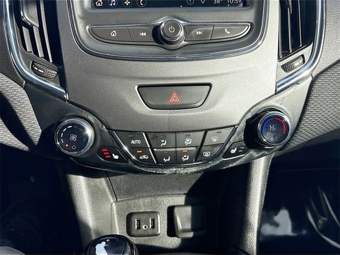 Used 2019 Chevrolet Cruze LT w/ LT Fleet Convenience Package image 15