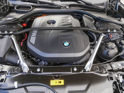 Used 2026 BMW 750e xDrive AWD/4WD image 23
