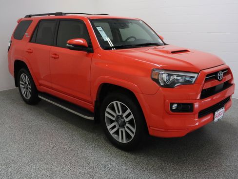 Used 2024 Toyota 4Runner TRD Sport w/ Technology Package AWD/4WD image 4