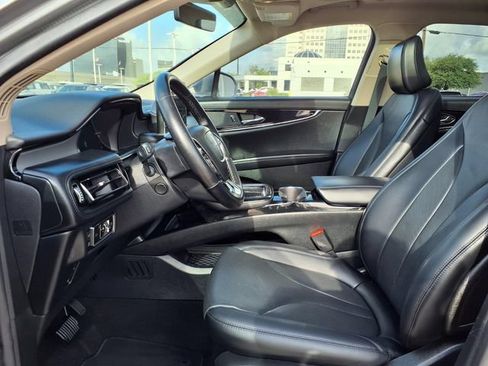 Used 2023 Lincoln Nautilus Reserve FWD image 4