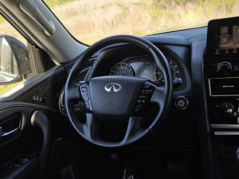 Used 2024 INFINITI QX80 Luxe AWD/4WD image 16