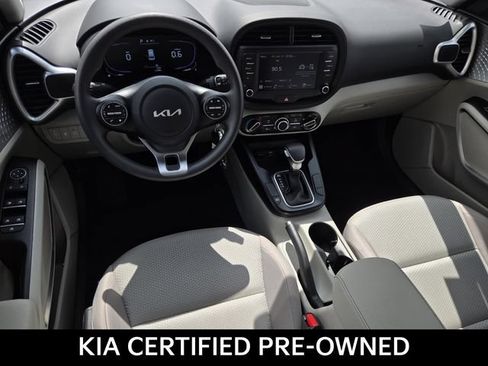 Certified 2025 Kia Soul LX w/ LX Technology Package FWD image 16