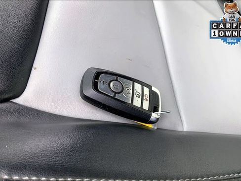 Used 2022 Ford Explorer XLT w/ Equipment Group 202A AWD/4WD image 11
