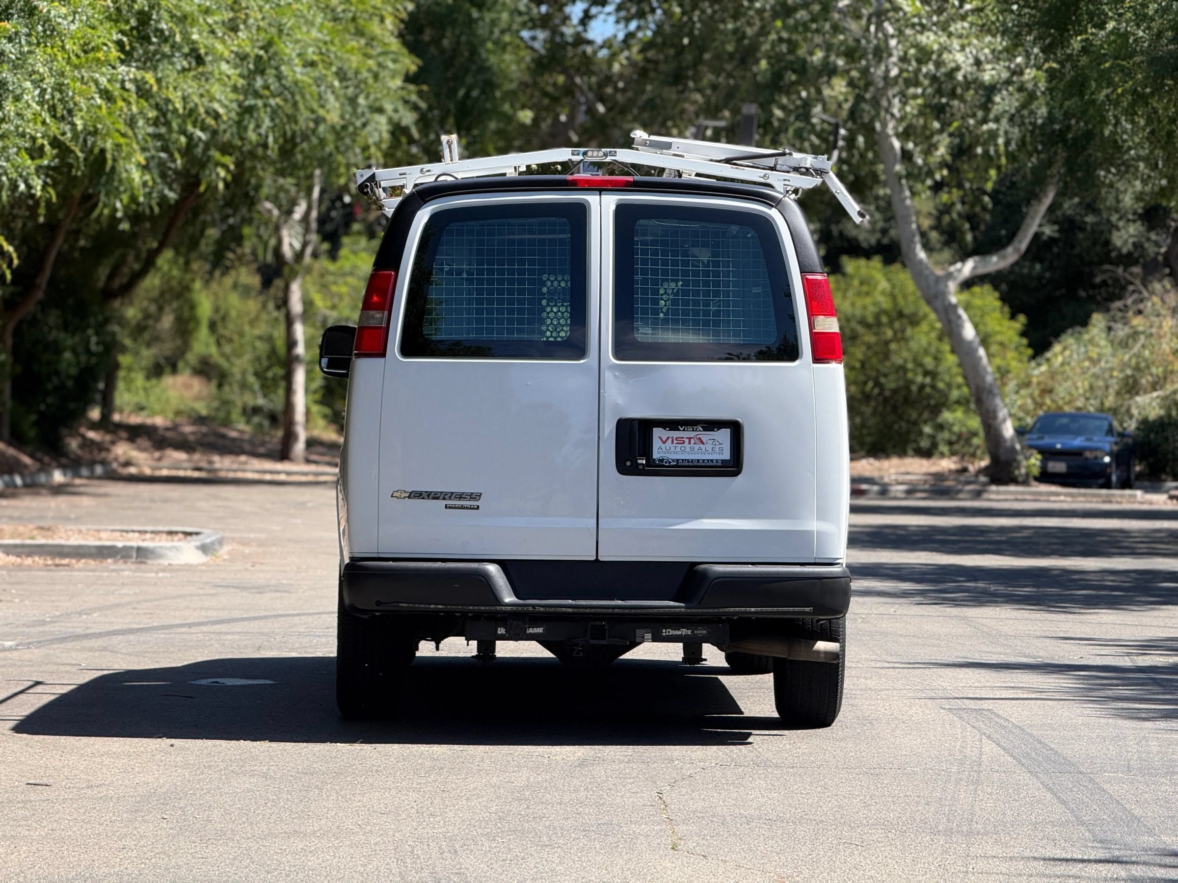 Used 2015 Chevrolet Express 2500 RWD image 3