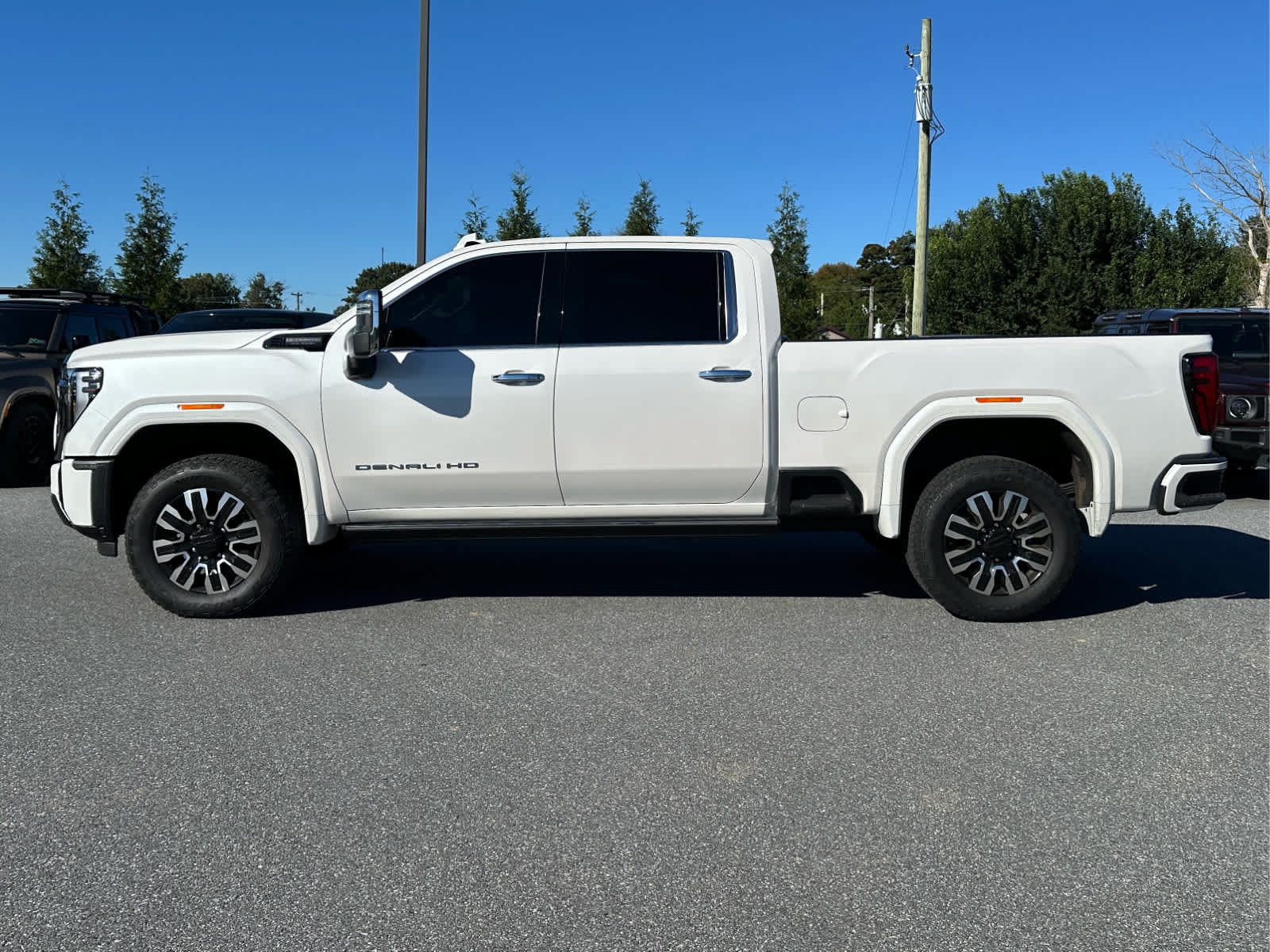 Used 2024 GMC Sierra 2500 Denali Ultimate w/ Snow Plow Prep/Camper Package AWD/4WD image 3