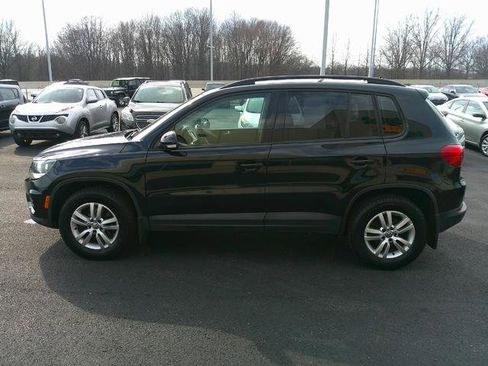 Used 2016 Volkswagen Tiguan S image 3