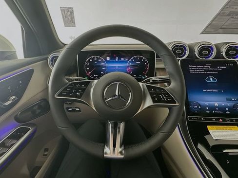 Used 2026 Mercedes-Benz GLC 300 image 11