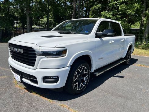 Certified 2025 RAM 1500 Laramie w/ Sport Appearance Package AWD/4WD image 7
