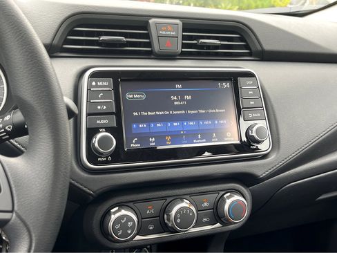 Used 2024 Nissan Versa S w/ Trunk Package image 26