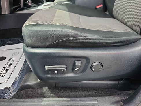 Used 2019 Toyota 4Runner SR5 AWD/4WD image 28