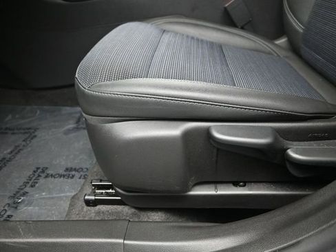 Used 2025 Buick Envista Preferred image 12