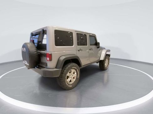 Used 2014 Jeep Wrangler Unlimited Sahara AWD/4WD image 8