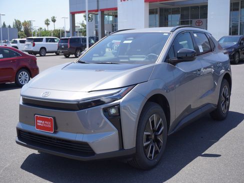New 2026 Toyota bZ FWD image 7