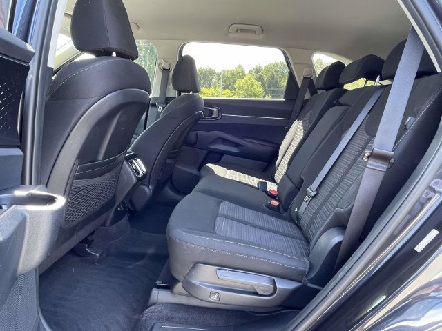 Certified 2026 Kia Sorento LX FWD image 11
