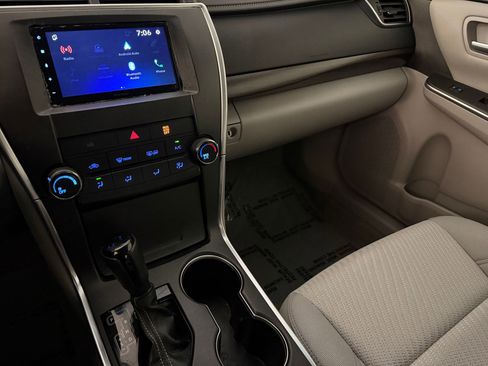 Used 2016 Toyota Camry LE FWD image 19