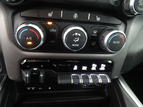 Used 2019 RAM 1500 Big Horn AWD/4WD image 12