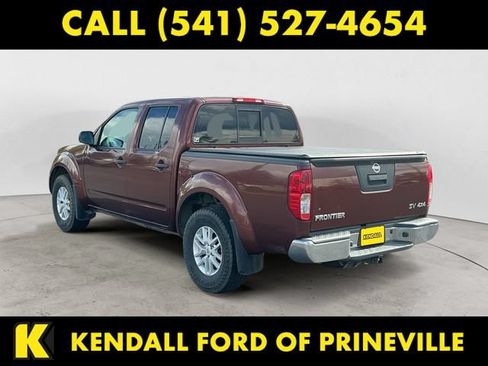 Used 2017 Nissan Frontier SV w/ Moonroof Package AWD/4WD image 3