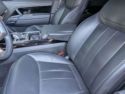 Used 2023 Land Rover Range Rover SE image 14