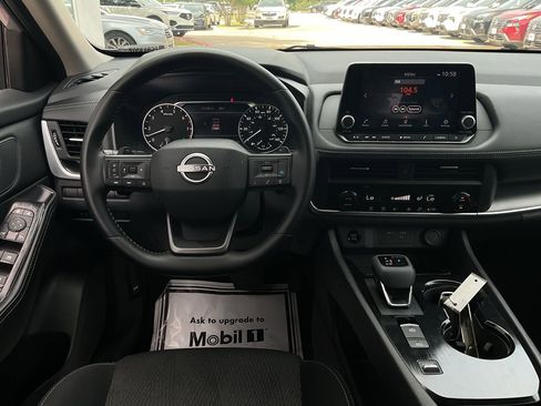 Used 2025 Nissan Rogue SV FWD image 14