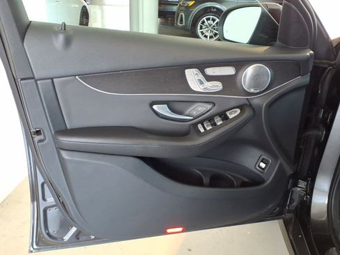 Used 2020 Mercedes-Benz GLC 300 4MATIC image 10