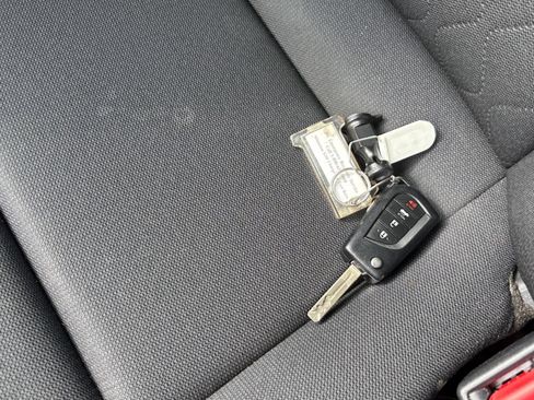 Used 2025 Toyota Corolla LE FWD image 18