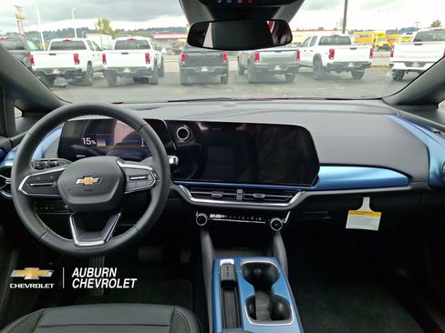 New 2026 Chevrolet Equinox EV LT AWD/4WD image 9