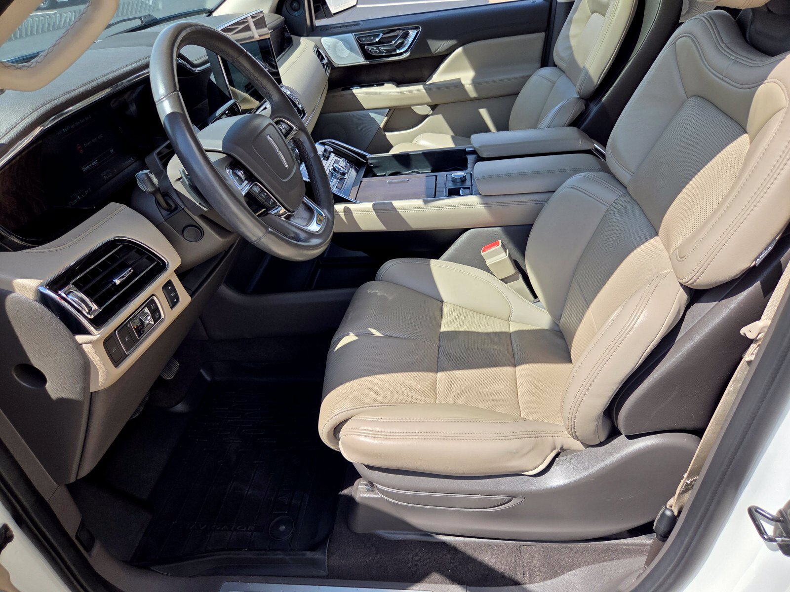 Used 2023 Lincoln Navigator Reserve AWD/4WD image 10
